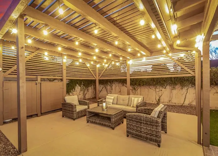 Solstice On Summit Family Retreat-pool-putt Grn-sleeps 10 Chandler