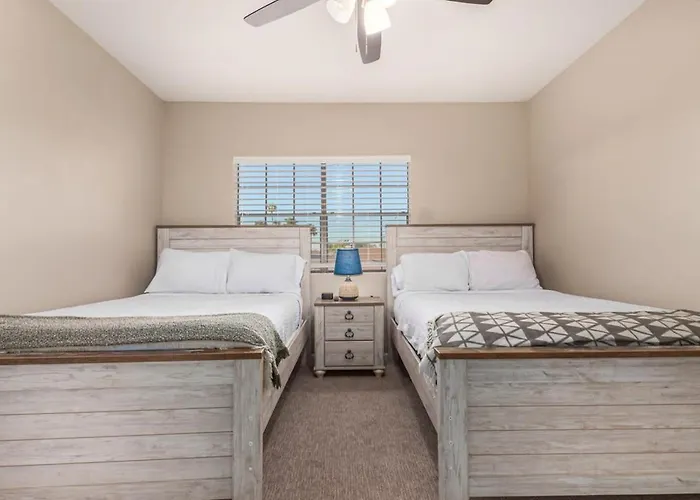 Solstice On Summit Family Retreat-pool-putt Grn-sleeps 10