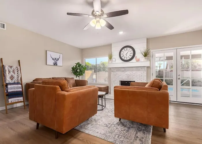 Solstice On Summit Family Retreat-pool-putt Grn-sleeps 10 Holiday home Chandler
