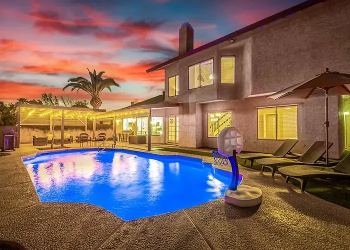 Holiday home Solstice On Summit Family Retreat-pool-putt Grn-sleeps 10 Chandler