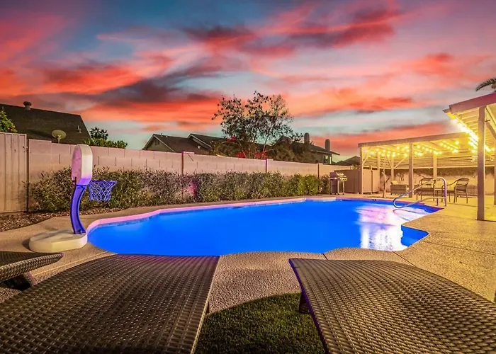Solstice On Summit Family Retreat-pool-putt Grn-sleeps 10 *